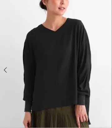 새상품 YAMADAYA 메독 이너 도킹 돌먼 V넥 블라우스