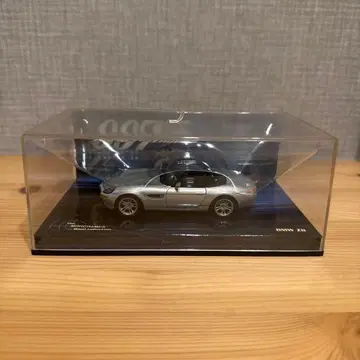 MINICHAMPS BMW Z8 007 James Bond
