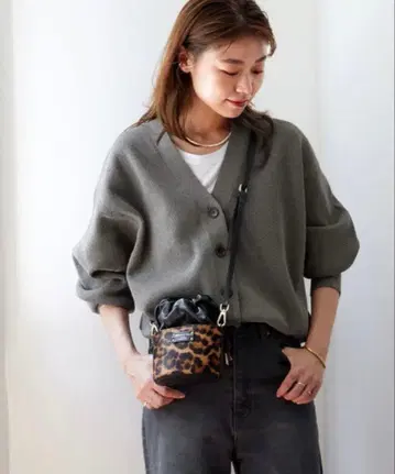 JOURNALSTANDARD 워셔블 스트레치 니트 V넥 가디건