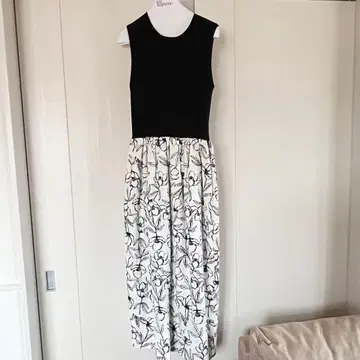 1.4만 MilaOwen 미라오엔 플라워 프린트 절개 원피스