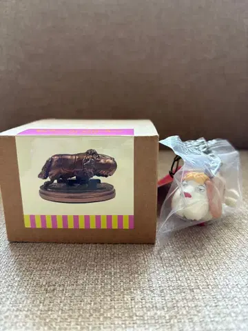 힌 메탈 입상 키링 (태엽식) 새상품 지브리 파크