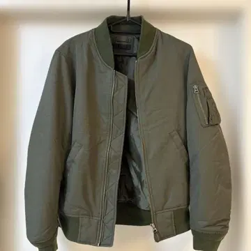 UNIQLO MA-1 자켓 올리브