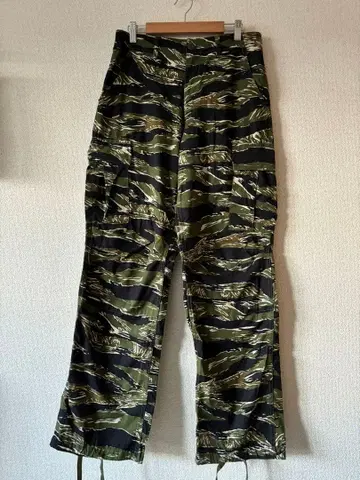 URBAN SURPLUS 타이거 스트라이프 카고 팬츠