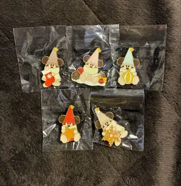 릴루리루 디즈니 2025 크리스마스 핀 배지 컴프 세트