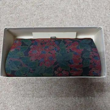 미사용 새상품 꽃무늬 클러치백