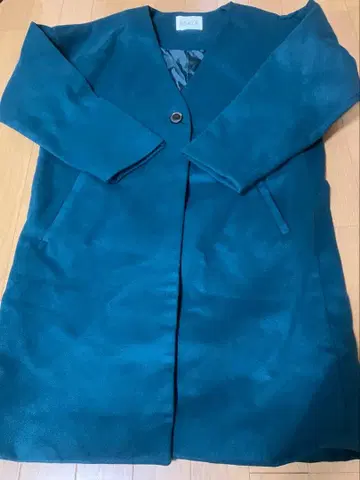 새상품 여성용 프리 M L 노카라 코트 그린 하이픈