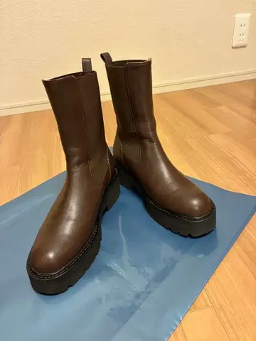 오데뜨 앤 오딜 / 사이드 고어 부츠