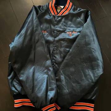 ACE CO. 블랙 바시티 자켓 E.G. 자수