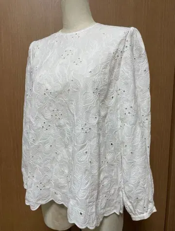 Ballsey 보르지 투모로우랜드 화이트 컬러 꽃무늬 튜닉 컨디션 최상