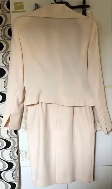 새상품급 Cecile 3피스 포멀 의류 자켓 스커트 아이보리