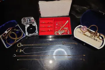 유품 정리 액세서리 묶음 판매