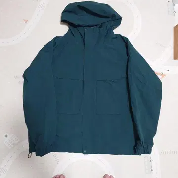 [컨디션 최상] 유니클로 윈드프루프 후드티 XL 다크 그린 UNIQLO