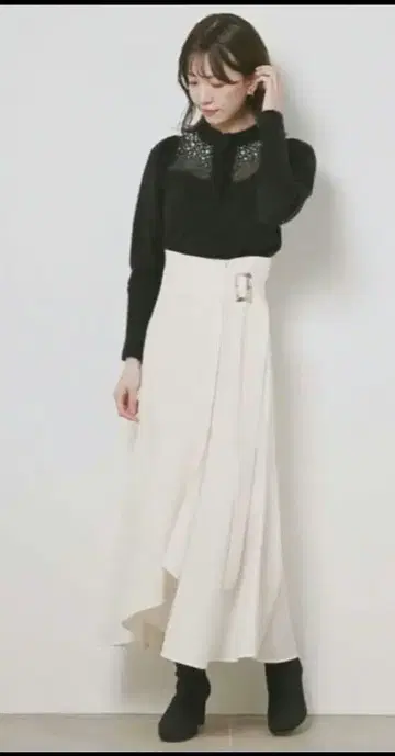 스나이델 사이드 벨트 플레어 롱 스커트