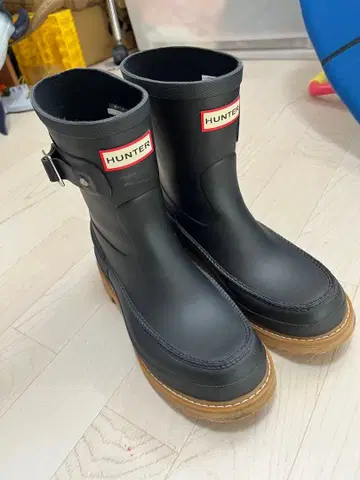 HUNTER 블랙 버클 장화 부츠
