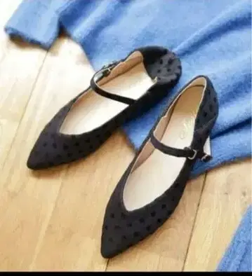 발꿈치를 밟을 수 있는 2Way 스틸레토 멜리 제인 펌프스 sesto