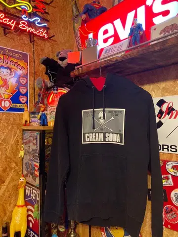 CREAM SODA 블랙 후드티