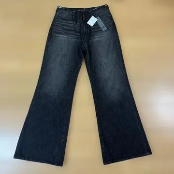 블랙 부츠컷 데님 프린지 마무리