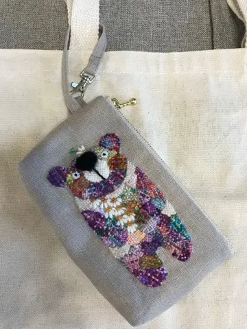 더닝 자수 보라색 계열 아기곰 지퍼 파우치 끈 포함