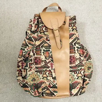 에스닉 패턴 가죽 숄더백