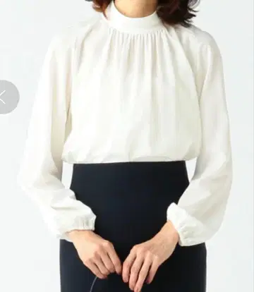 Demi-Luxe BEAMS 빔즈 스탠드 넥 풀오버 38