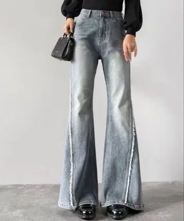 사이드 프린지 사용 빈티지풍 데님 플레어 팬츠