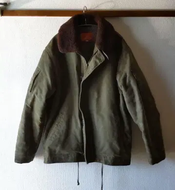 AVIREX 플라이트 자켓 새상품급