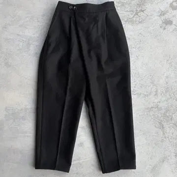 새상품급 스티븐 앨런 슈퍼 배기 테이퍼드 울 팬츠 블랙