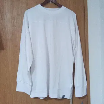 화이트 긴팔 T셔츠 M Lucca Uomo alla moda