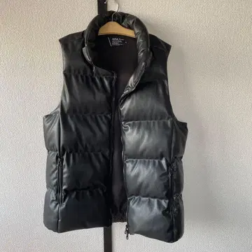 블랙 합성 피혁 다운 베스트