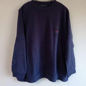 드럭 스토어즈 네이비 하트 자수 트레이닝복