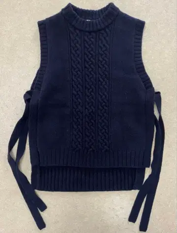 GRANDMA MAMA DAUGHTER 그랑마마도터 니트 베스트