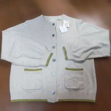 택 포함 새상품 클리어 업 주이르 베이지 그린 악센트 가디건