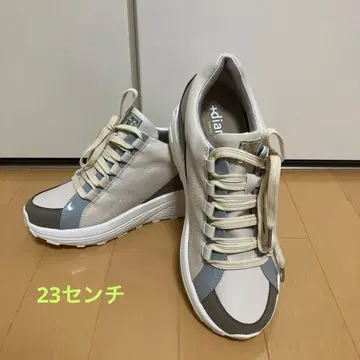 미사용!! +diana 힐업 스니커즈