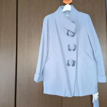 [ 하자품 ] 미사용, 비스콘티, 버튼 퍼 숏 기장 울 코트