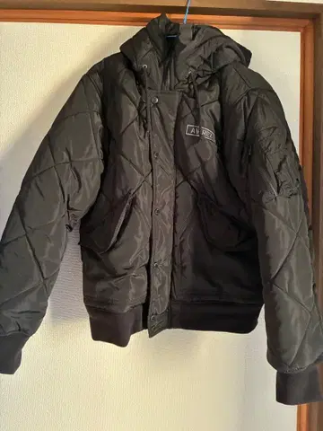 AVIREX 블랙 퀼팅 자켓 M