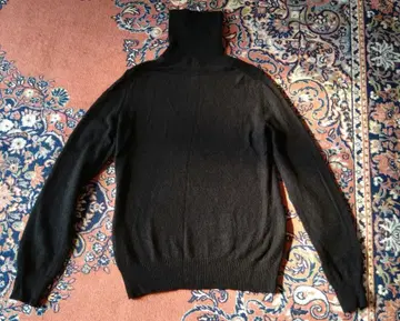 유니클로 캐시미어 100% 터틀넥 스웨터 블랙 M