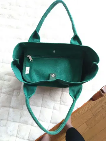 그린 토트백 내 포켓 부착