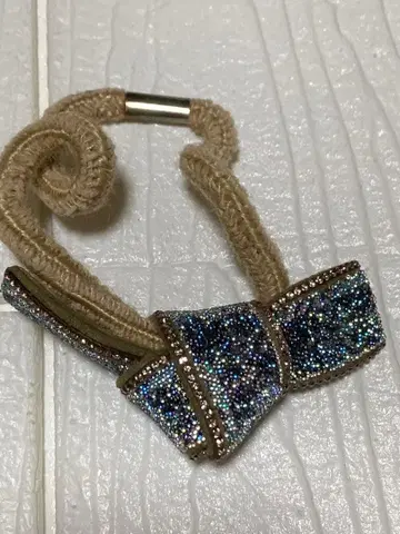 아카 드레스 포니 머리끈