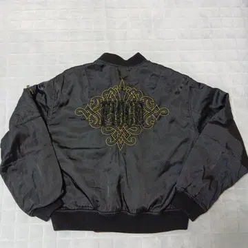 자수 장식 블랙 봄버 자켓