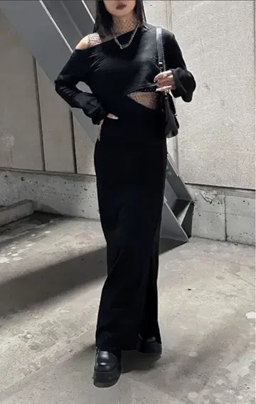 [LVEU.] 변형 도킹 맨투맨 원피스 / 원피스