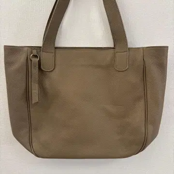 베이지 가죽 토트 이탈리아제 미사용