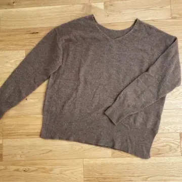 기간 한정 가격 인하 밴야드 스톰 양모 혼방 V넥 스웨터