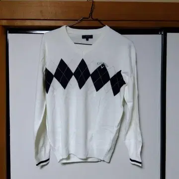 Calvin Klein 아가일 V넥 스웨터 L 사이즈