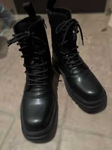 블랙 레이스업 사이드 지퍼 25.5 키높이 부츠(10cm)