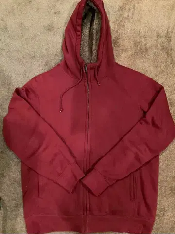 유니클로 보아 안감 풀 집업 점퍼 와인 레드 색상 L 사이즈