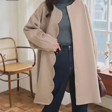 고베 레터스 다이버 소재 스캘럽 코트 모카