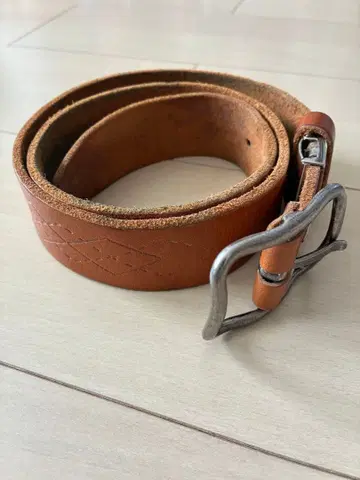 도치기 가죽 벨트 패턴