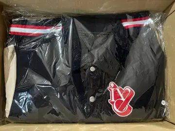 IVE 바시티 자켓 M 사이즈