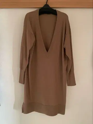 [새상품급] Spick and Span V넥 긴팔 니트 카멜