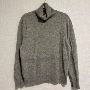 유니클로 캐시미어 터틀넥 L 사이즈